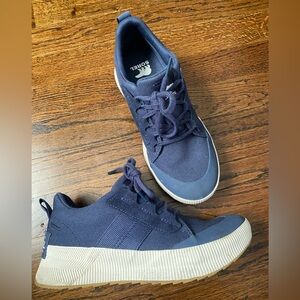 SOREL- Out N About Low Waterproof Sneakers Navy Women’s Size 8 natural rubber
